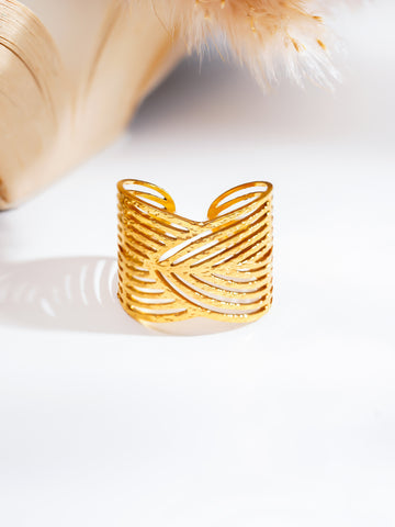 Elegant Gold-Toned Criss-Cross Adjustable Ring